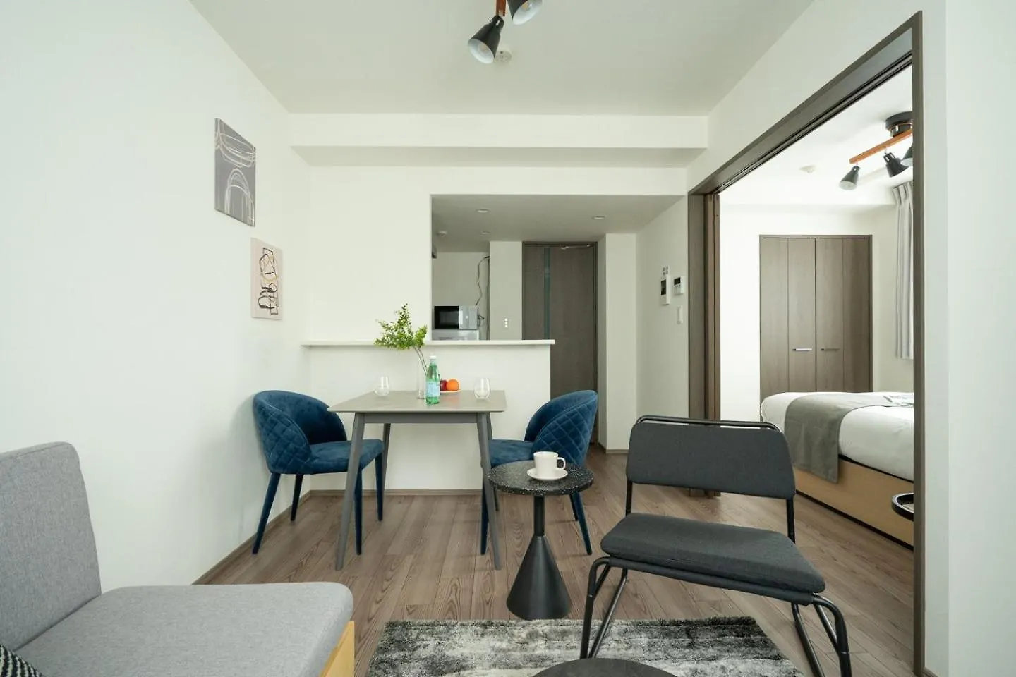 Wellsquareism Otsuka Apartman Tokió